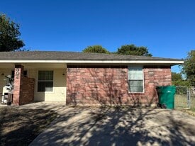 Building Photo - 304 N Ann Blvd