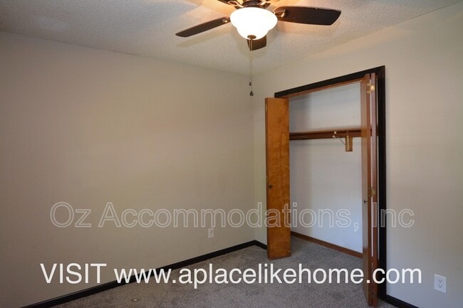 Building Photo - 8503 Sarah Ln