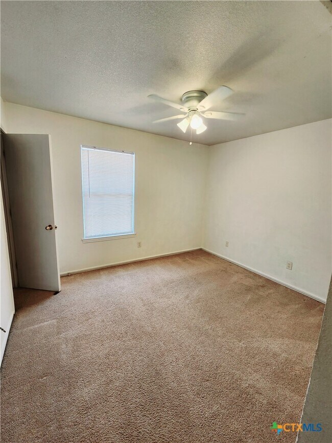 Building Photo - 5807 Redstone Dr