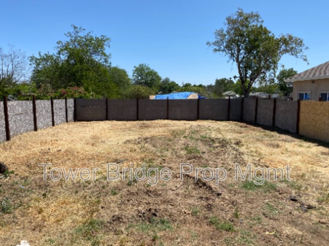 Building Photo - 2740 Crosby Way