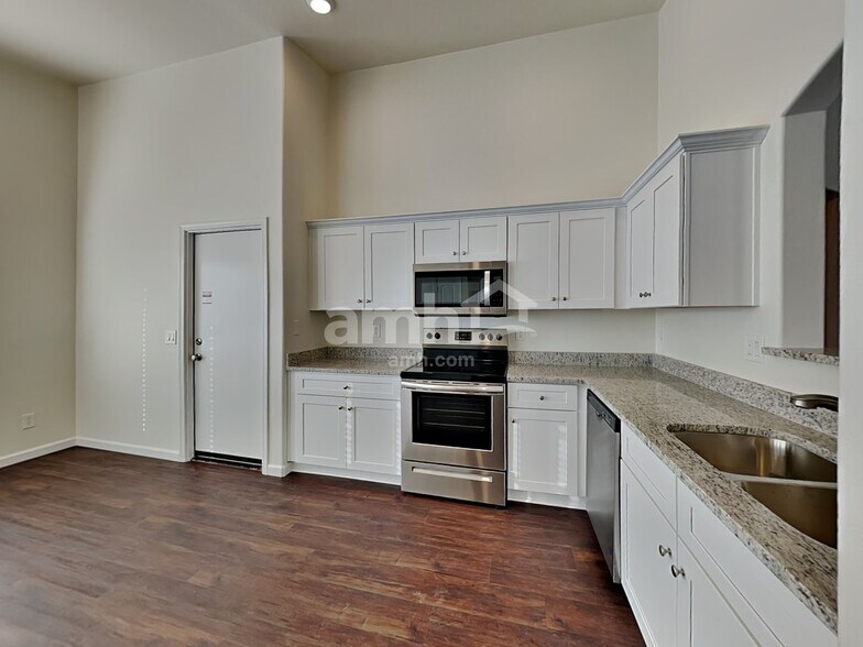 Building Photo - 8554 W El Caminito Dr