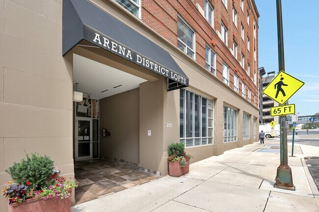 Building Photo - 221 N Front St