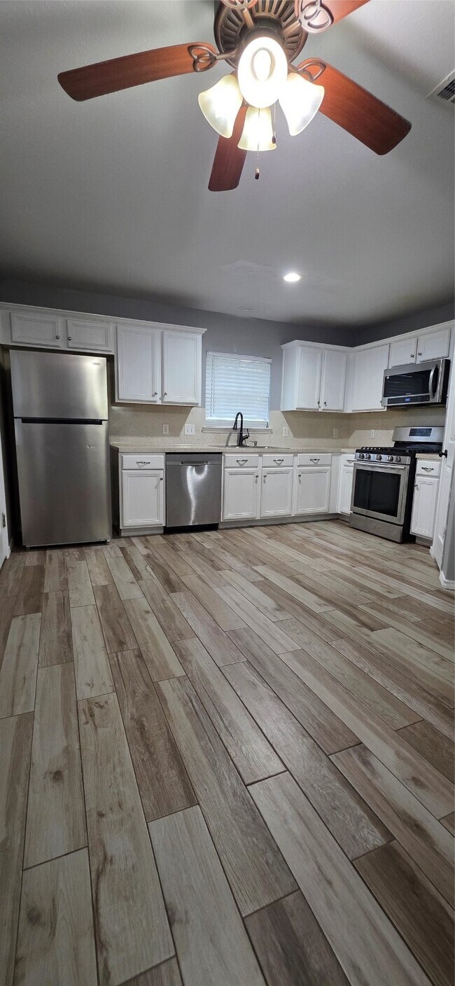 Building Photo - 5210 Nautilus Ln