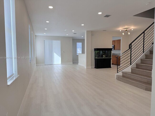 Building Photo - 11400 NW 75th Terrace