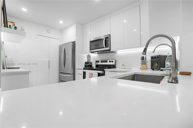 Building Photo - 11211 W Atlantic Blvd