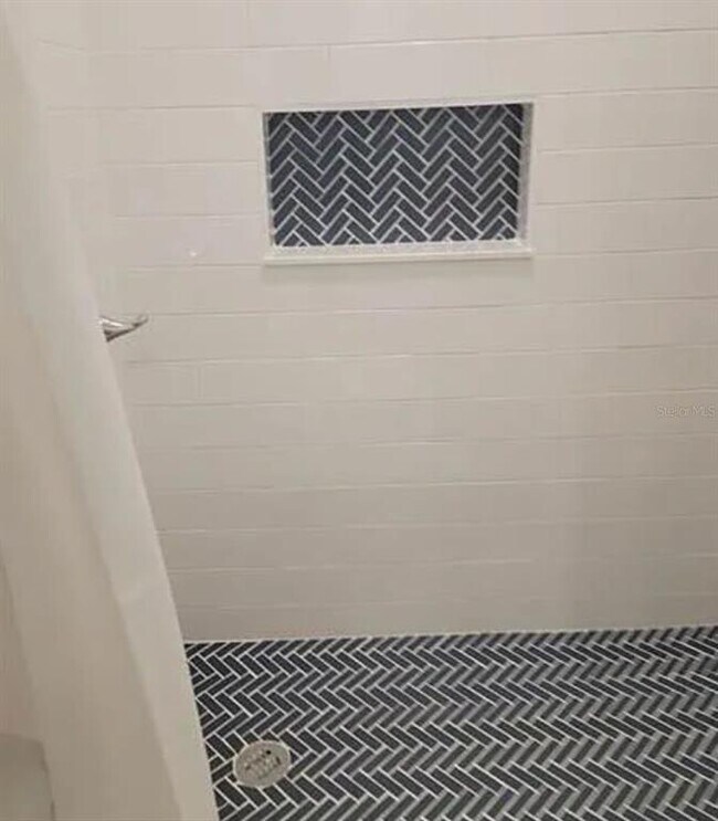 Building Photo - 783 Squirrel Ct