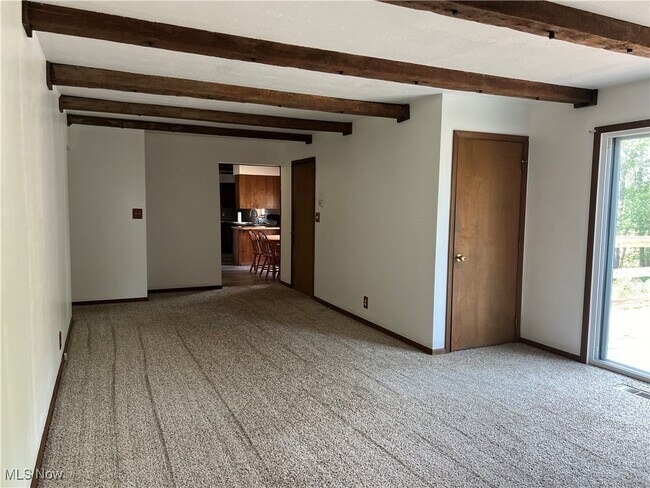 Building Photo - 9281 Pioneer Rd