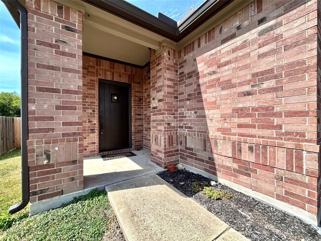 Building Photo - 505 Willow Walk Dr