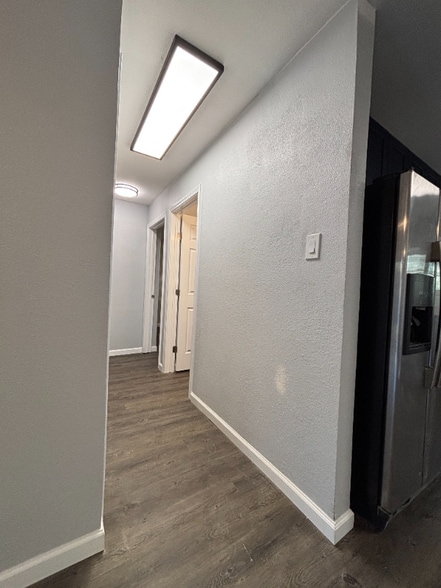 Building Photo - 2325 Lakehurst Dr