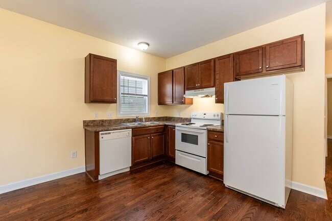 Building Photo - Nice 1 bed/1 bath duplex minutes from downtown Raleigh