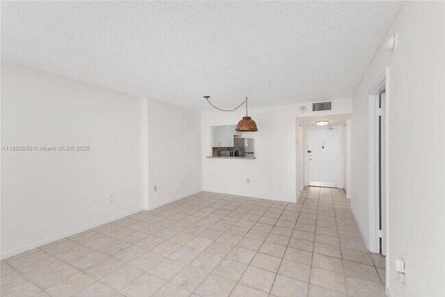 Building Photo - 345 Ocean Dr