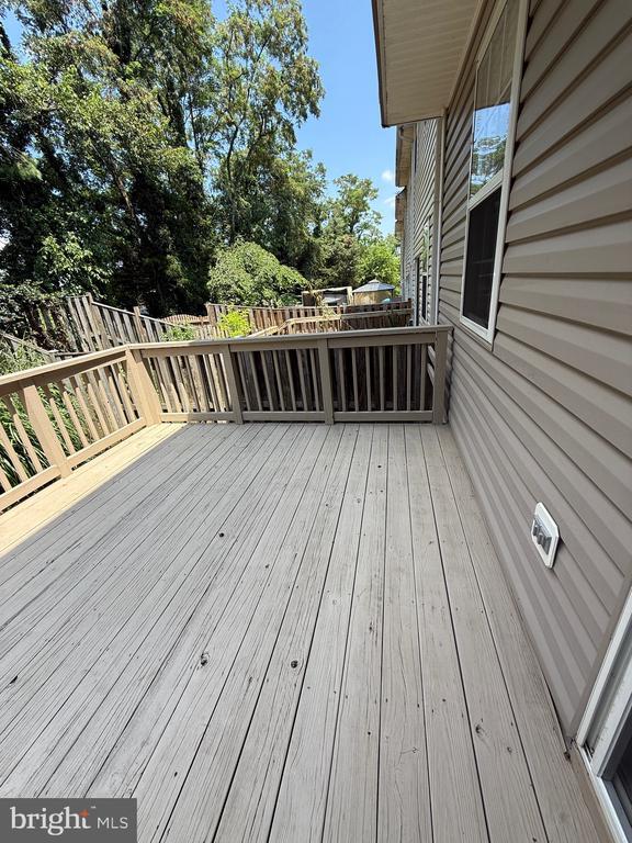 Building Photo - 61 Sire Way