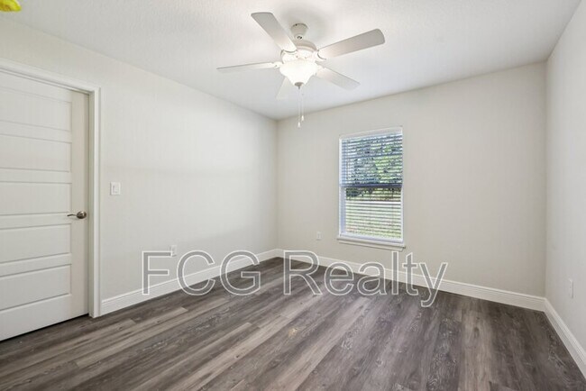 Building Photo - 10687 N Adler Dr