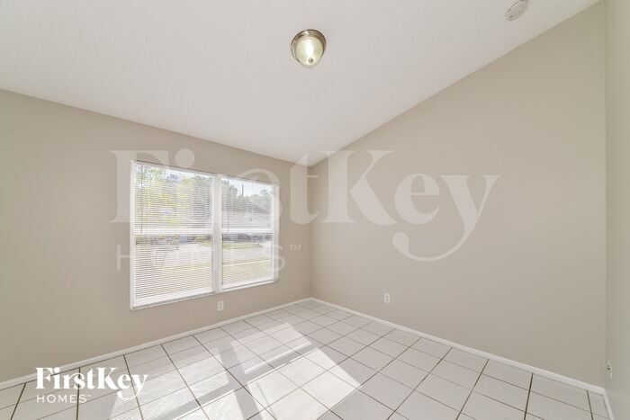 Building Photo - 6205 63rd Ave E