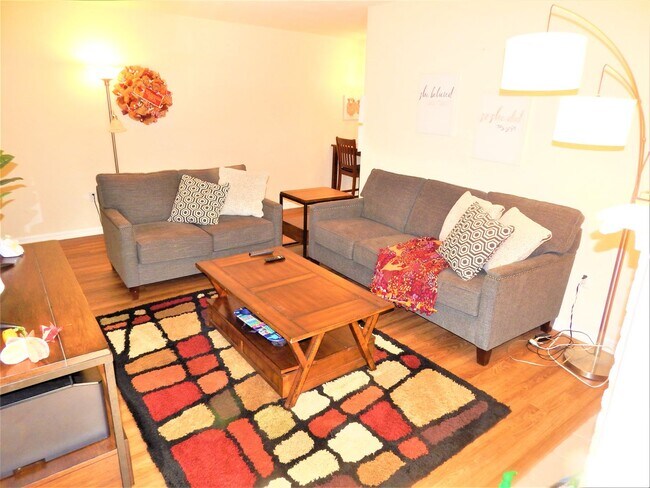 Building Photo - 305 Chowning Pl