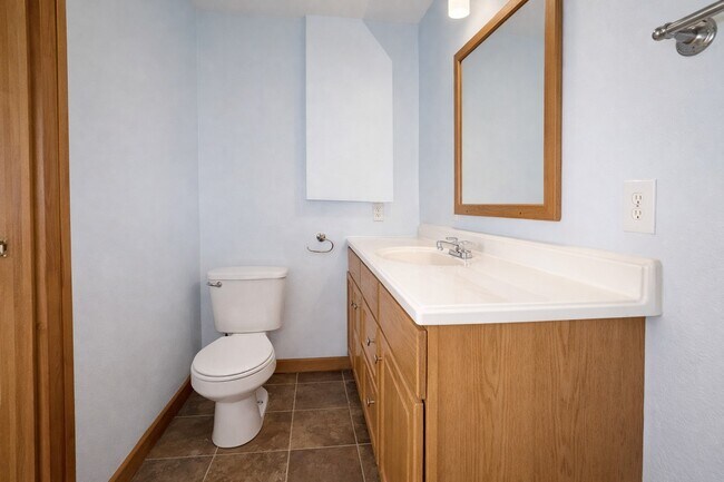 Building Photo - 925 Clubside Dr