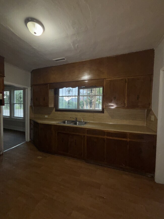 Building Photo - 2722 Ave I