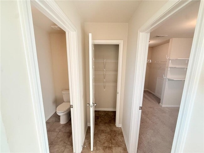 Building Photo - 1013 Autumn Dr