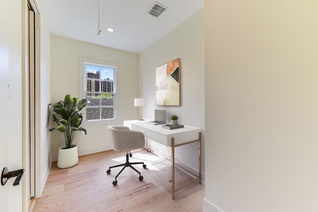 Building Photo - 310 Lavaca St