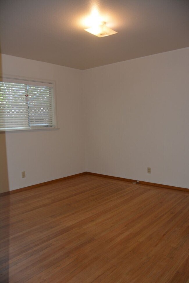 Building Photo - 3809 Lassen Dr