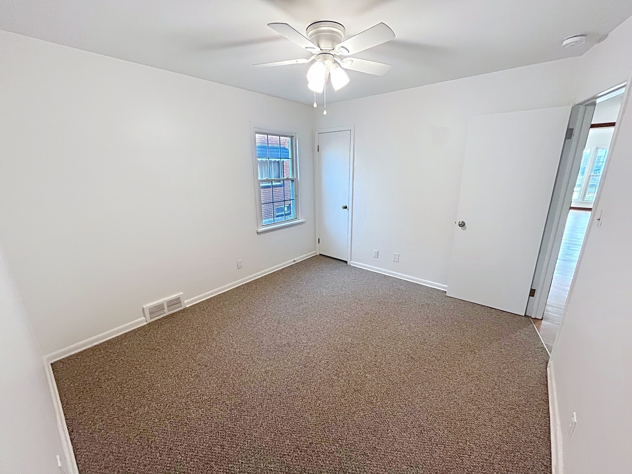 Building Photo - 18411 Chagrin Blvd