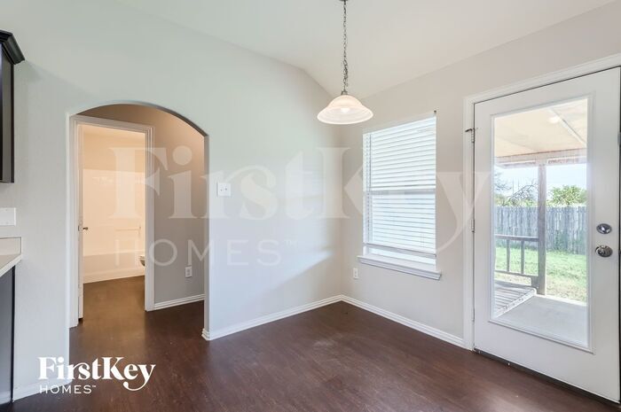 Building Photo - 260 Meadowcrest Dr
