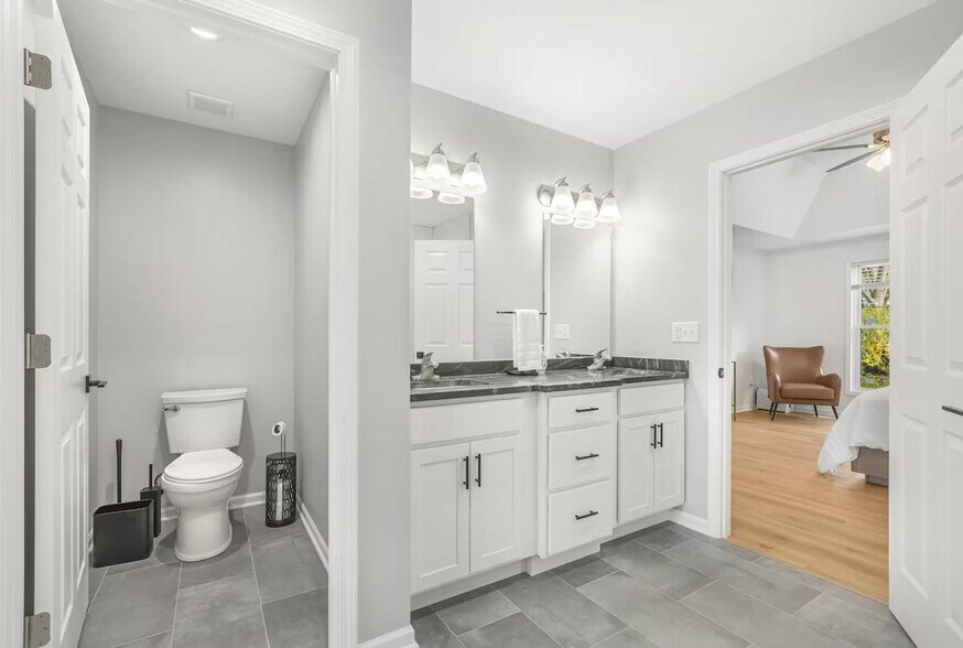 Building Photo - 705 N Garfield St