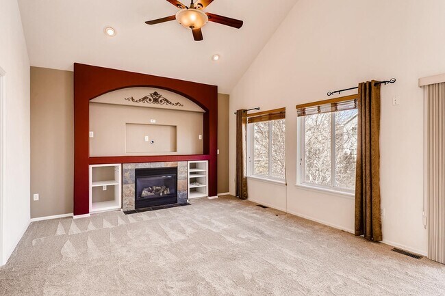 Building Photo - FABULOUS 3 BED/2.5 BATH HOME IN RENAISSANC...