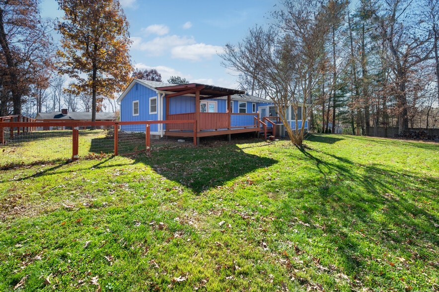 Building Photo - 23 Salem Rd