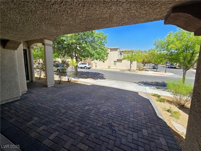 Building Photo - 8521 W Kellman Ave