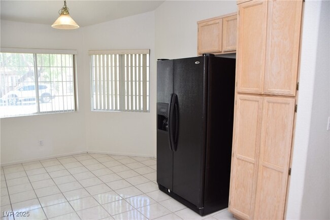Building Photo - 5453 Desert Valley Dr