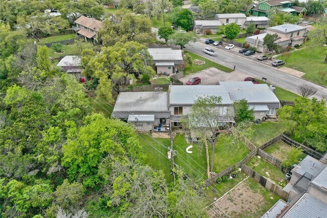 Building Photo - 709 Castle Ridge Rd