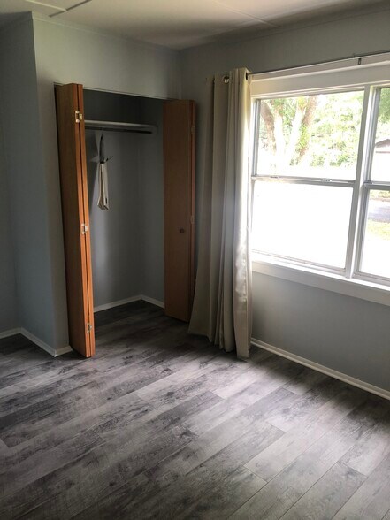 Bedroom - 157 N Rhodes St