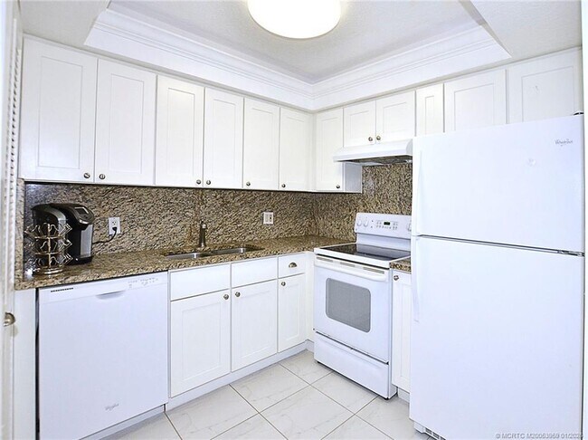 Building Photo - 950 S Kanner Hwy