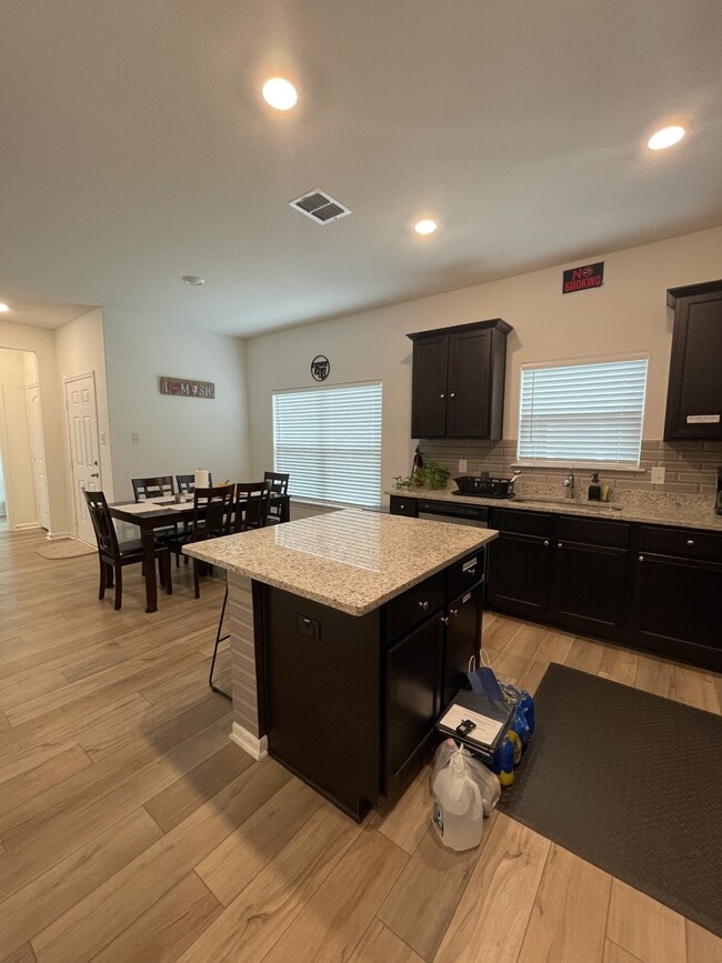 Building Photo - 10829 Emerick St