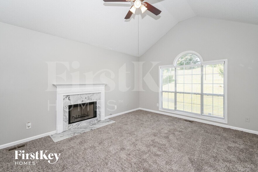 Building Photo - 7775 Poppy Dr