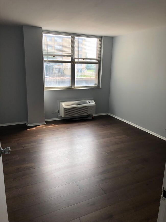 Primary Photo - 2 Bedroom 2 Bath Newly Remodeled Unit. Hea...