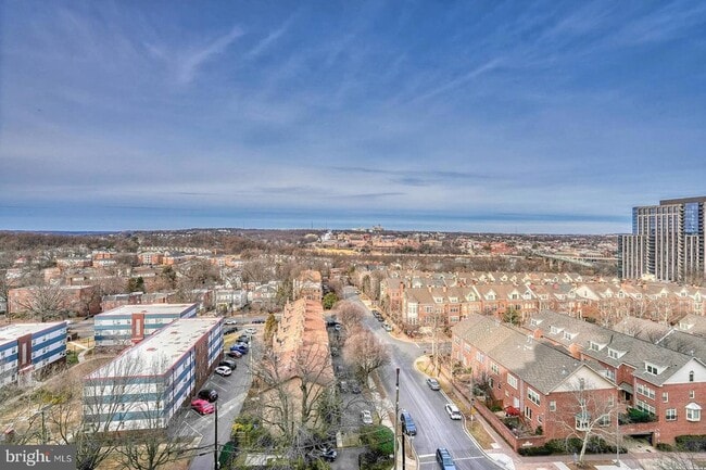 Building Photo - 1530 Key Blvd