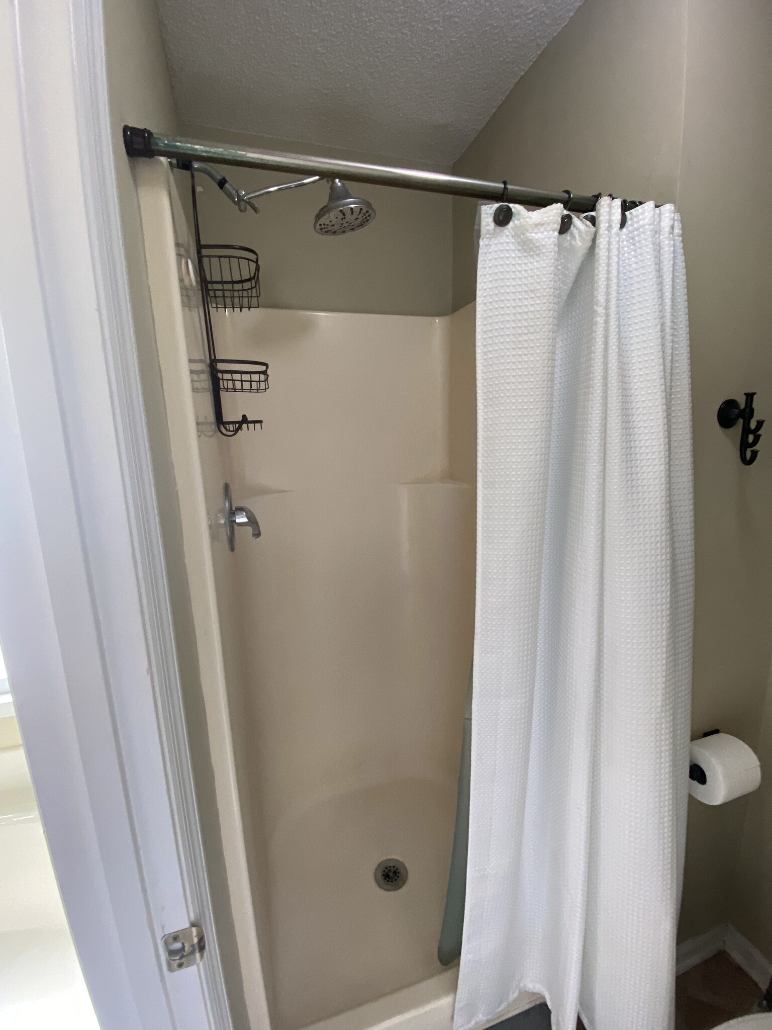 Master shower - 4201 E Emerald Dr NW