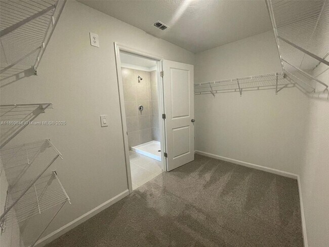 Building Photo - 1543 Jessica Blvd