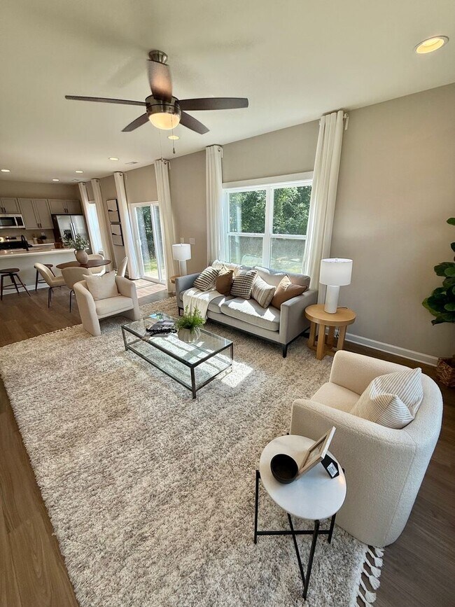 Building Photo - 3 BR/2.5BA | Newly Renovated Single Family Home | Fully Fenced Yard!
