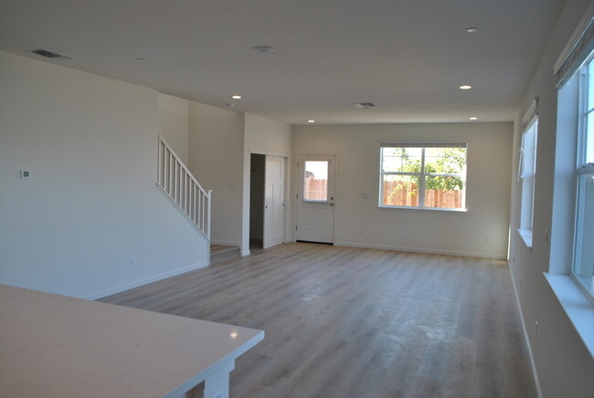 Building Photo - 7064 Auburn Blvd