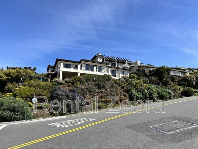 Building Photo - 561 Silverado Dr