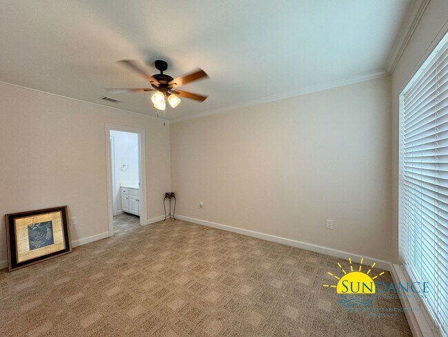 Building Photo - Waterfront Luxury Living on Cinco Bayou!