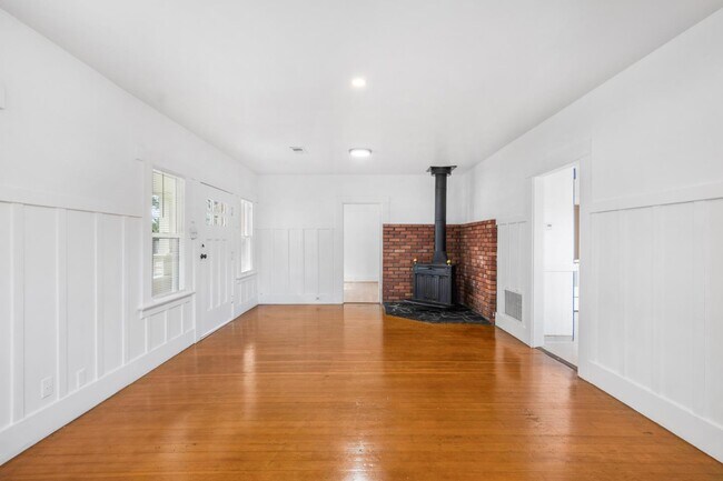 Building Photo - 395 E Dunne Ave