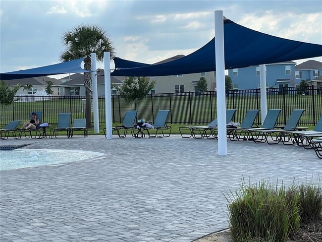 Building Photo - 688 Silver Palm Dr