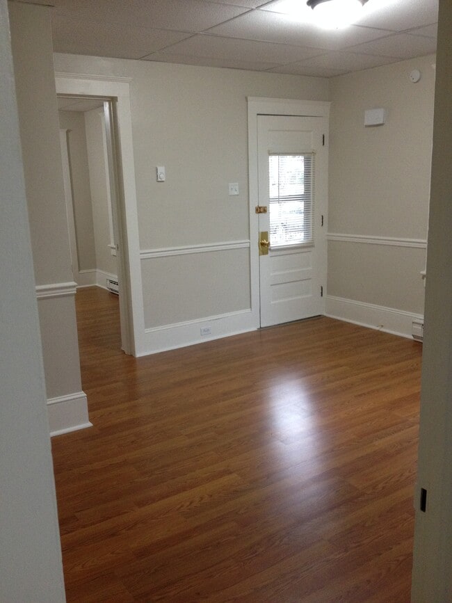 Building Photo - 144 E 5th St