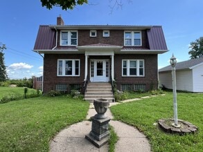 Building Photo - 1398 Alta Vista St