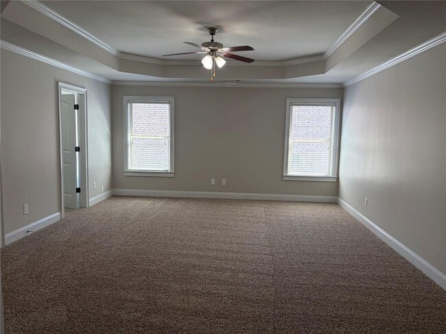 Building Photo - 410 Live Oak Pass