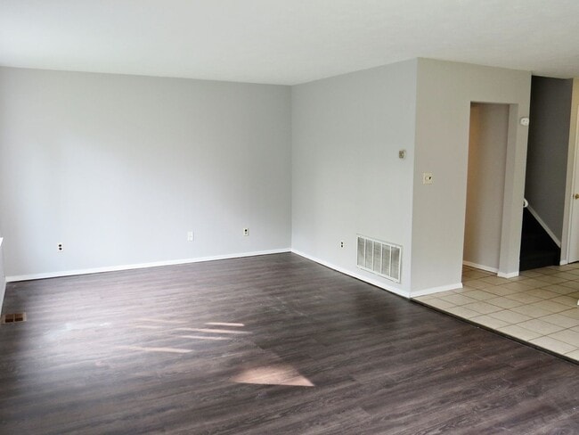 Building Photo - Expanded End Unit Condo